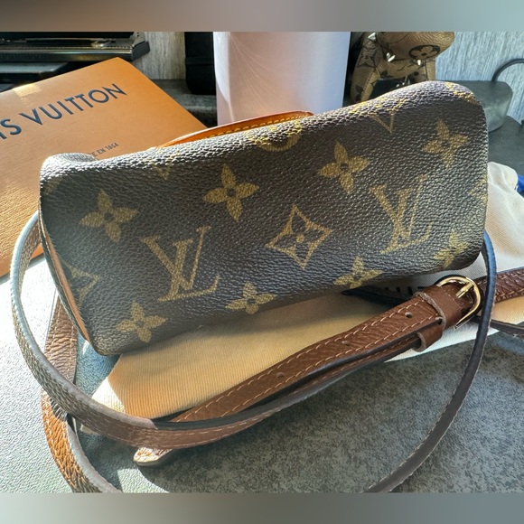 ❌SOLD❌ Louis Vuitton Monogram Nano Speedy, Authenticated & EXCELLENT Condn. - Picture 8 of 12